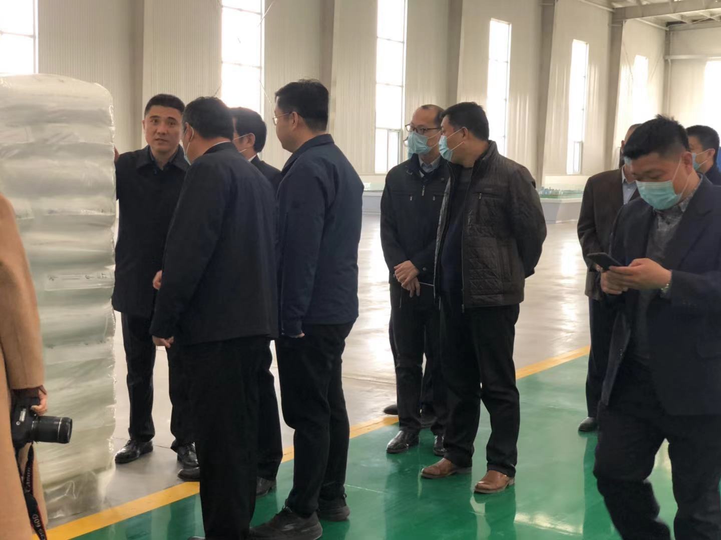 調(diào)研組來(lái)晶創(chuàng)土工新材料調(diào)研 運(yùn)河開(kāi)發(fā)區(qū)領(lǐng)導(dǎo)來(lái)晶創(chuàng)新材料考察調(diào)研