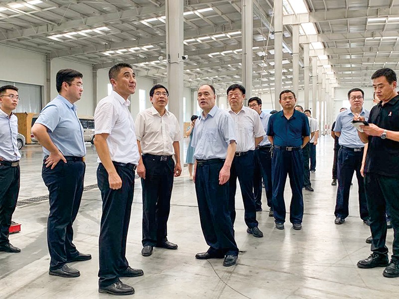 德州市人大常委會主任韓建亭、副主任馮如勝等領導到廠參觀指導運河區黨工委副書記、管委會副主任楊洪利陪同參觀